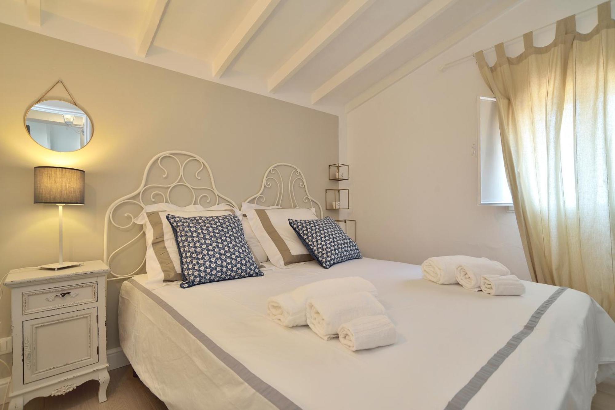 Romantic House Porto Ulisse Apartment Santa Maria Del Focallo Room photo