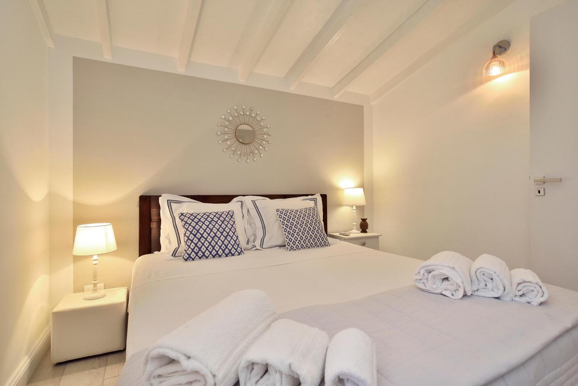 Romantic House Porto Ulisse Apartment Santa Maria Del Focallo Room photo